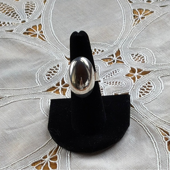 925 High polish oval dome statement ring - Picture 7 of 7